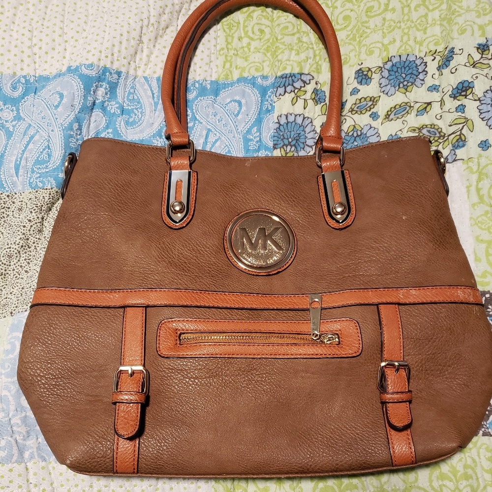 Micharl Kors purse